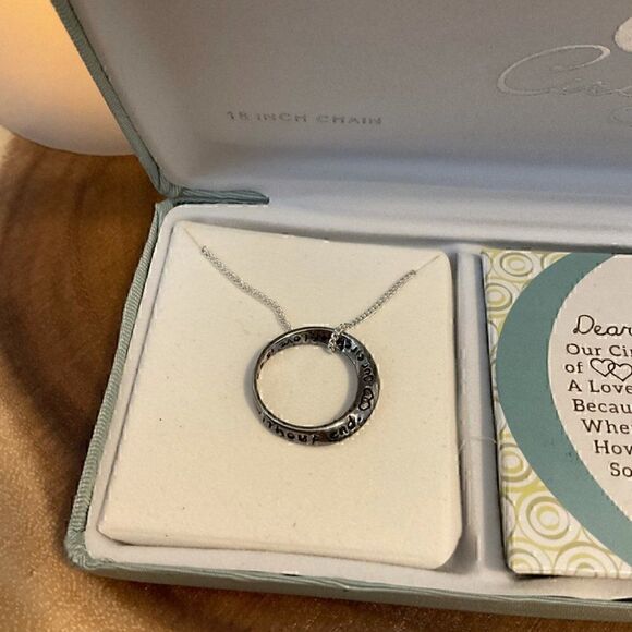 Circle of Love Necklace for Mom | New in Box - Picture 4 of 5